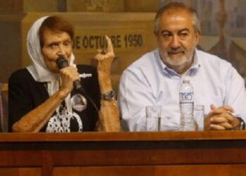 Organismos de Derechos Humanos y agrupaciones políticas y sindicales marchan a Plaza de Mayo