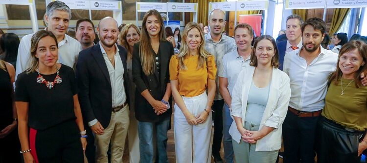 1800 mujeres participaron de la primera Expo Empleo Barrial, edición mujer 2024