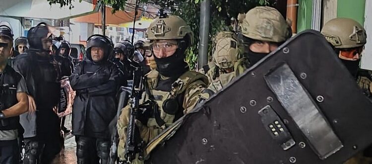 Dos detenidos por robar notebooks del “Lenguas Vivas” son hallados responsables de otros dos robos a una escuela cercana