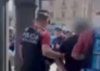 Detienen a tres delincuentes, uno de ellos con tobillera electrónica, por robos en Balvanera