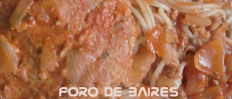 Hoy preparamos tallarines con tuco y paty al plato