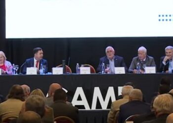 Se firmó la paritaria mercantil