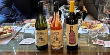 «Tapas + Malbec» viene con una degustación + cena maridada