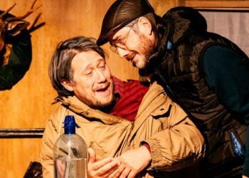 «Coto de caza, de dos cazadores» con dramaturgia y dirección Víctor Chacón