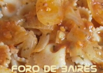 Hoy comemos moños con tuco, un plato simple y exquisito acompañado con Roast Beef