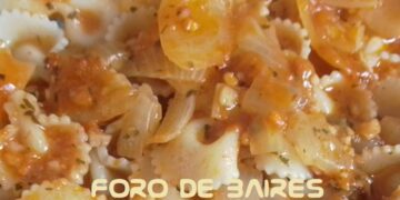 Hoy comemos moños con tuco, un plato simple y exquisito acompañado con Roast Beef