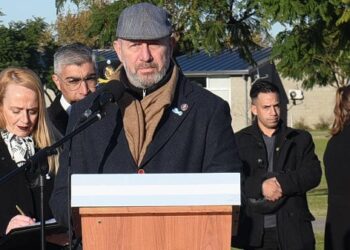 Policía y Bomberos de la Ciudad conmemoraron un nuevo aniversario de la Revolución de Mayo