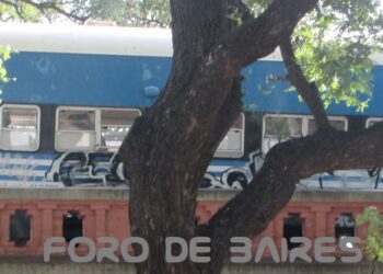 Así se preparaban las grúas para remolcar los vagones de los trenes chocados