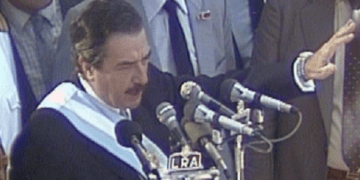 Se estrena «Diciembre de 1988», una película de Raúl Beceyro: el documental que retrata el final del gobierno de Raúl Alfonsín