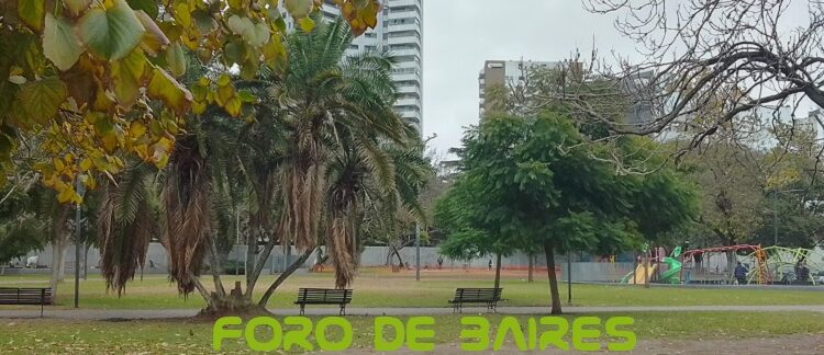 El Parque Las Heras se viste de invierno y frío  pero seduce por su  amplitud y encanto en las Avenidas Las Heras y Coronel Díaz