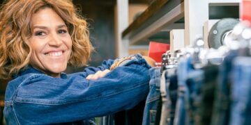 El furor del total denim en “Locas x el jean” la nueva serie de Más Chic