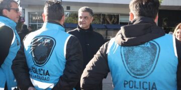 El Gobierno porteño desplegó un operativo para liberar de manteros el Parque de los Patricios