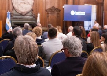 La Legislatura de la Ciudad homenajeó al Automóvil Club Argentino por su 120° aniversario