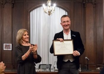 Los diputados de la Ciudad destacaron la trayectoria del artista plástico Celedonio Lohidoy