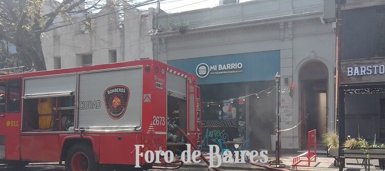 Se incendió parte del bar «Mi barrio» ubicado en Honduras y Uriarte