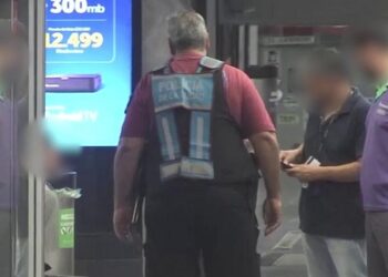 Dos chilenos detenidos por intentar robar en las estaciones de subte