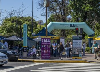 La Ciudad lleva sus oficinas móviles de trámites y servicios a Constitución, Versalles, Vélez Sarsfield y Villa Lugano