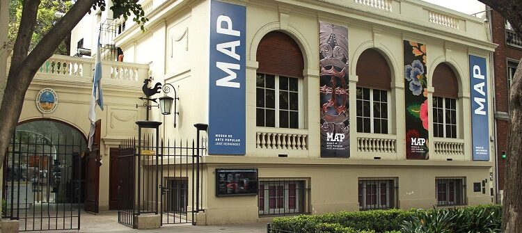 Los museos de la ciudad ofrecen resguardo bajo la sombra en días sofocantes de verano