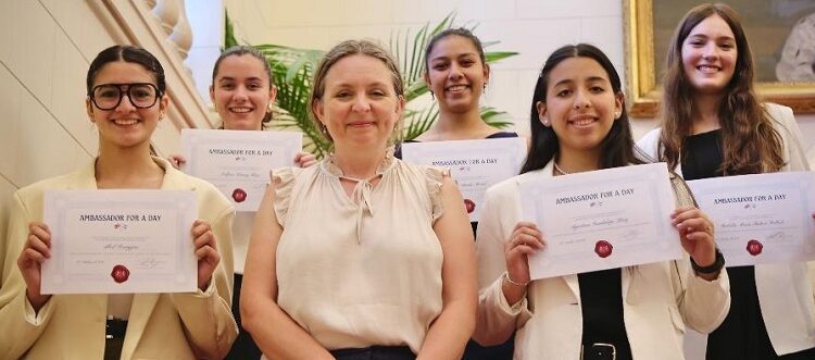 La Embajada Británica lanzó el concurso “Embajadora por un Día”