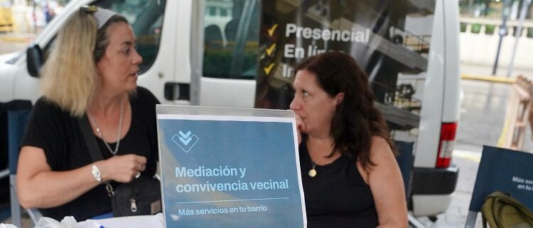 La Ciudad lleva sus oficinas móviles de trámites y servicios a La Boca, Caballito y Almagro