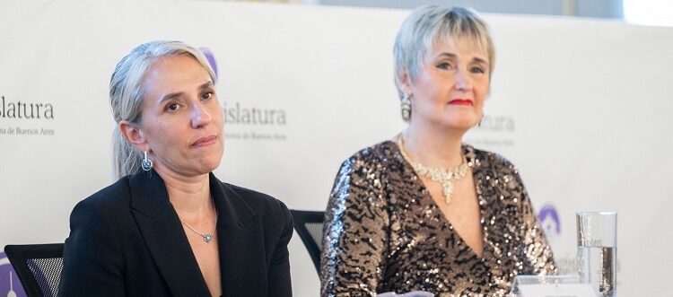 La Legislatura de la Ciudad declaró a la soprano Mónica Ferracani como Personalidad Destacada