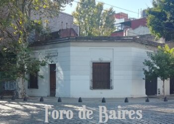 Inauguración de la muestra “Platería argentina» y un paseo turístico por la Ciudad