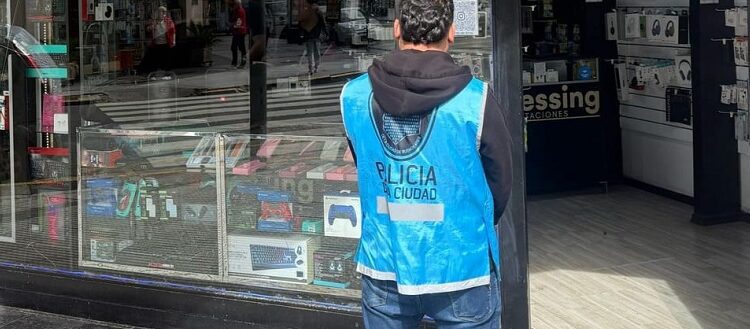 Inspecciones en Balvanera: un imputado, una clausura y más de 25 celulares secuestrados por falta de documentación y robo