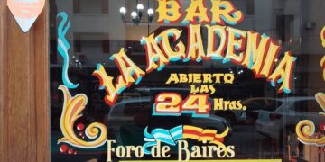 El bar notable «La Academia» reabrió sus puertas