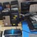 Más de 300 celulares fueron secuestrados durante inspecciones en Once