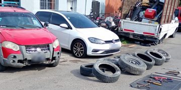 La Policía de la Ciudad detuvo a dos roba ruedas tras una persecución que terminó en Lomas de Zamora