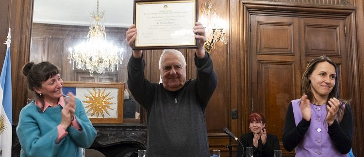 La Legislatura declaró de Interés al libro “Antes y después del asesinato de mi amigo, el padre Mugica”