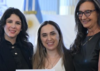 La Legislatura homenajeó a la fundación FLOR por la 10° edición de los Premios a la Diversidad
