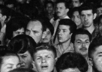 Bajo las Banderas, el Sol: una película de Juanjo Pereira