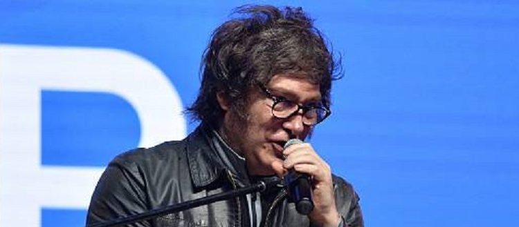 Javier Milei comparó su plan con Fernando De la Rúa y ratificó una reforma laboral más profunda