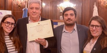 Gustavo Rovira fue declarado personalidad destacada y se distinguió la iniciativa educativa “Descubriendo la ópera”