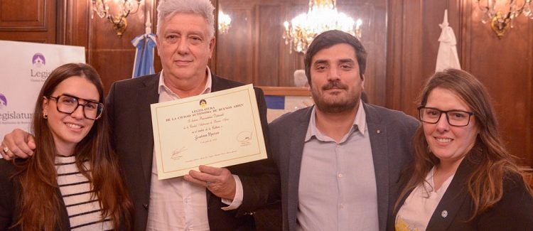 Gustavo Rovira fue declarado personalidad destacada y se distinguió la iniciativa educativa “Descubriendo la ópera”
