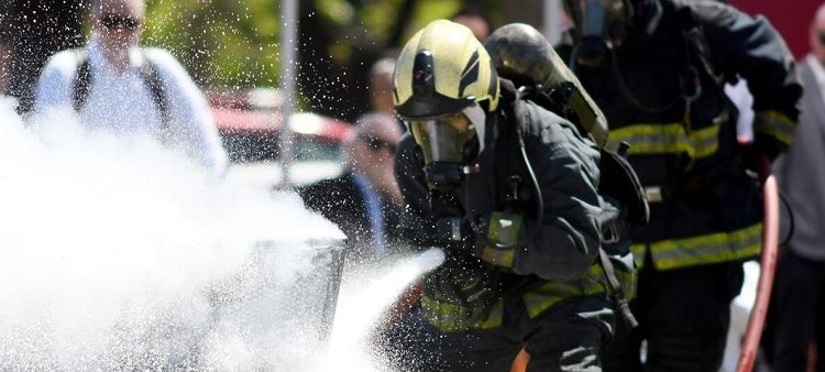 Los Bomberos de la Ciudad realizaron una capacitación ante los nuevos desafíos de la movilidad eléctrica
