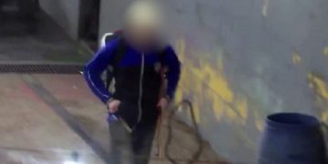 La Policía de la Ciudad detuvo a un hombre que intentó robar un comercio armado con un cuchillo