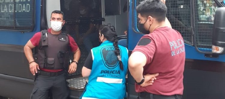 La Policía de la Ciudad detuvo a dos ladrones en Palermo y a dos mecheras en Floresta