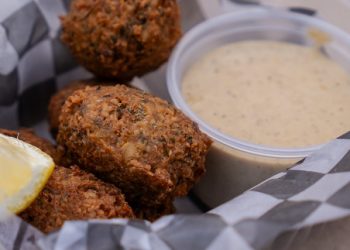 «Sabores del Mundo» llega con una clase de cocina israelí al Mercado Belgrano