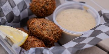 «Sabores del Mundo» llega con una clase de cocina israelí al Mercado Belgrano