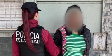La Policía de la Ciudad detuvo a tres ladrones de 35, 40 y 60 años, y recuperó una colección de monedas antiguas y relojes valiosos