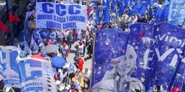 La CGT marchó en Plaza de Mayo contra la reforma laboral y anticipó un “paro nacional”