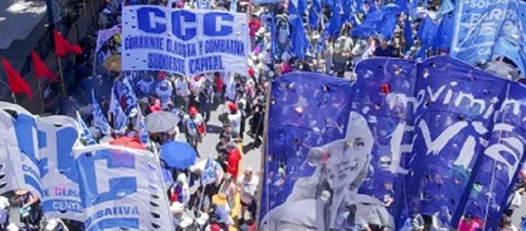 La CGT marchó en Plaza de Mayo contra la reforma laboral y anticipó un “paro nacional”