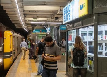 Llegó BiblioSubte, la primera biblioteca pública en la red de subterráneos porteña