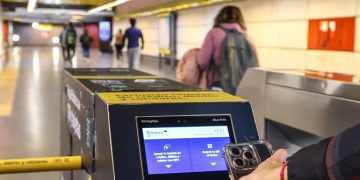El 35 % de los pasajeros paga los viajes con celulares o tarjetas de crédito y débito