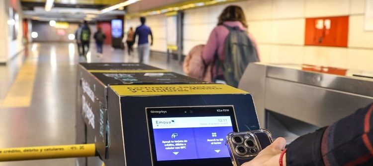 El 35 % de los pasajeros paga los viajes con celulares o tarjetas de crédito y débito