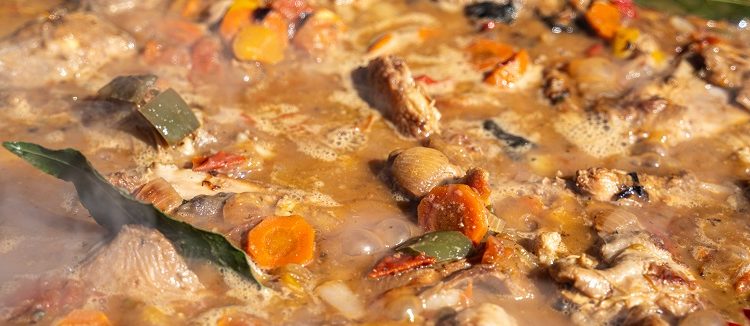 Tradiciones invencibles: los viernes de asado de obra no se negocian