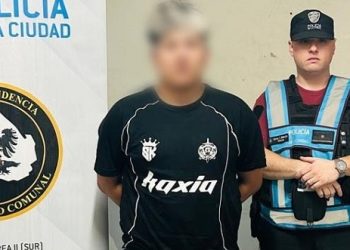 La Policía de la Ciudad detuvo a un empleado ladrón y sus dos cómplices por el robo 700 pantalones de una fábrica