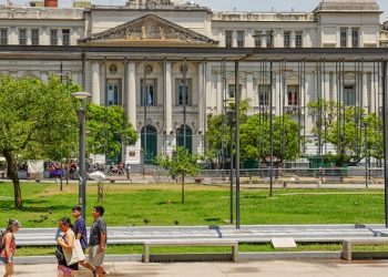 La Ciudad renovó la Plaza Houssay con equipamiento deportivo y recreativo